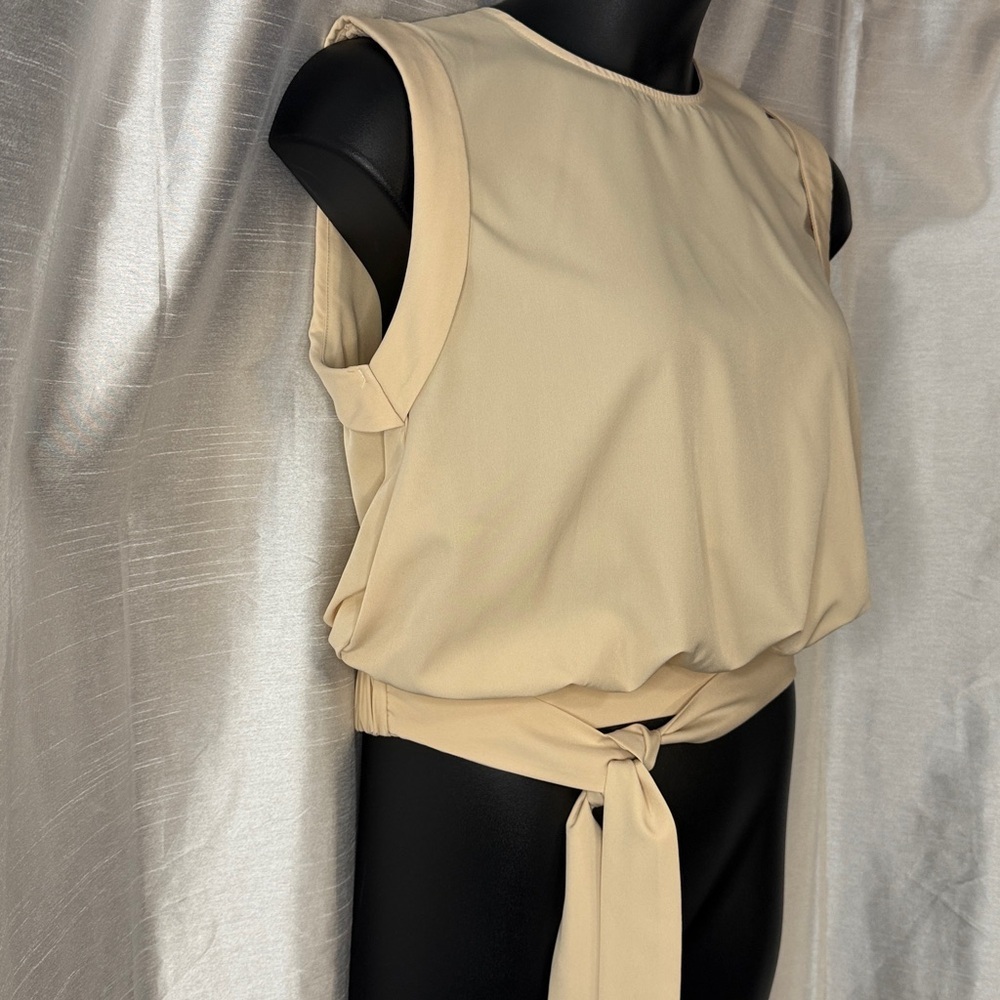 Emery Rose Sleeveless Tie Front Elastic Waist Keyhole Back Women’s L Stretch - Picture 3 of 6